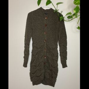 Press pin tuck sweater cardigan jacket. Small